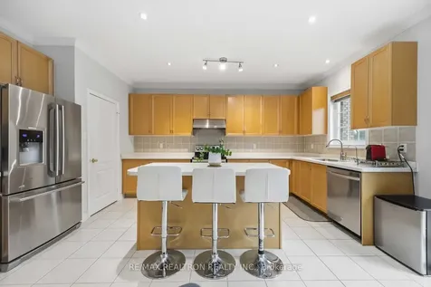 10 Dovetail Drive Richmond Hill ON L4E 5B1