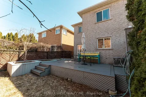 682 Napa Valley Avenue Vaughan ON L4H 2J1
