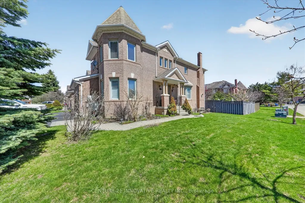 255 Denise Circle Newmarket ON L3X 2K1
