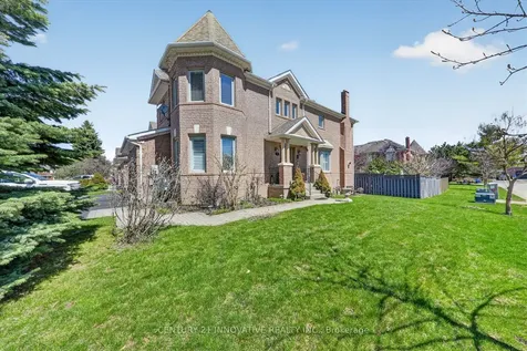 255 Denise Circle Newmarket ON L3X 2K1