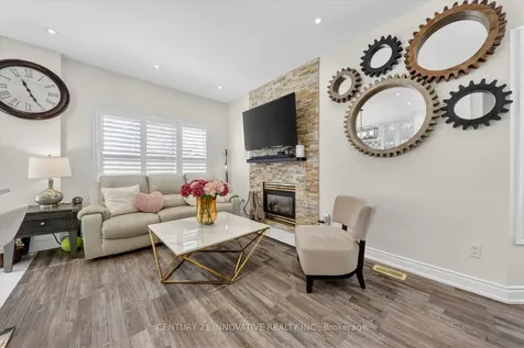 255 Denise Circle Newmarket ON L3X 2K1