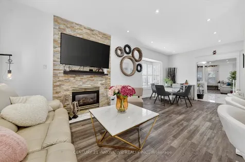 255 Denise Circle Newmarket ON L3X 2K1