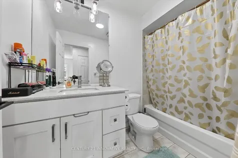 255 Denise Circle Newmarket ON L3X 2K1