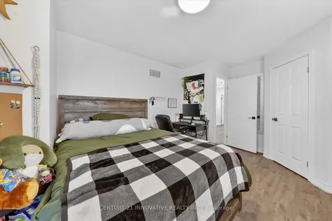 255 Denise Circle Newmarket ON L3X 2K1
