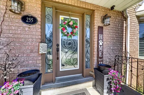 255 Denise Circle Newmarket ON L3X 2K1