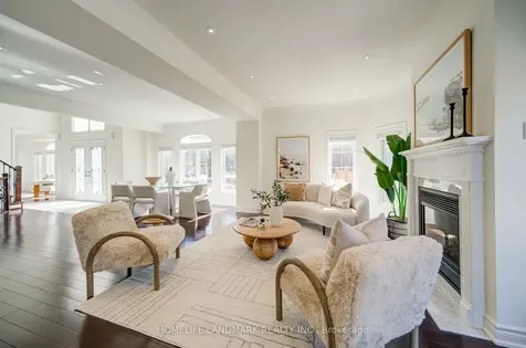 282 Manhattan Drive Markham ON L3P 6V4