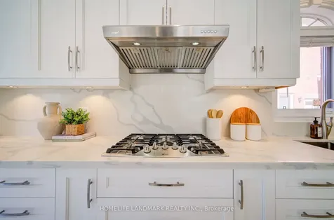 282 Manhattan Drive Markham ON L3P 6V4