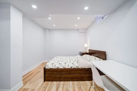 282 Manhattan Drive Markham ON L3P 6V4