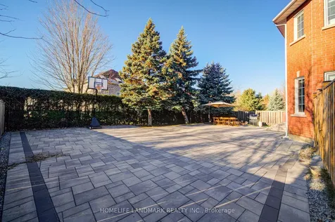 282 Manhattan Drive Markham ON L3P 6V4