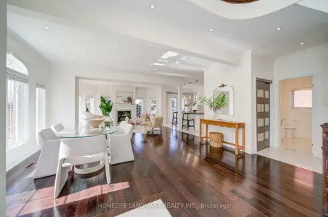 282 Manhattan Drive Markham ON L3P 6V4