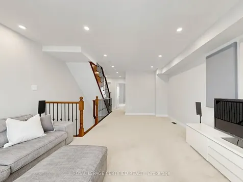 47 Red Brick Road Markham ON L6B 0T8