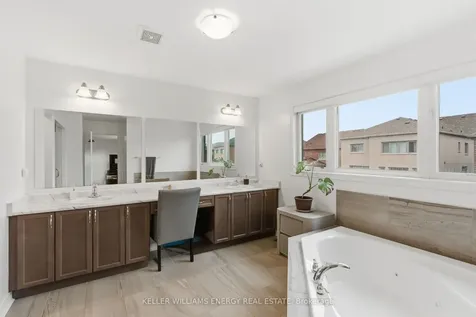119 Stewart Crescent Bradford West Gwillimbury ON L3Z 0T3
