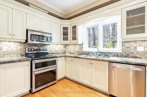 25 Averill Court Bradford West Gwillimbury ON L0G 1A0