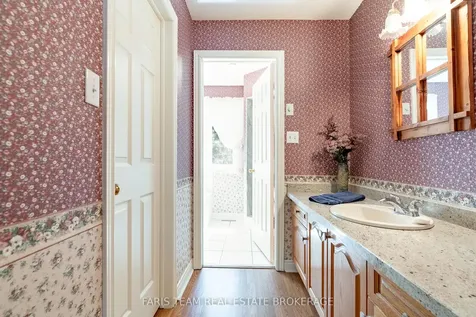 25 Averill Court Bradford West Gwillimbury ON L0G 1A0