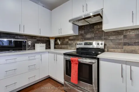 506 Foxcroft Boulevard Newmarket ON L3X 3L6