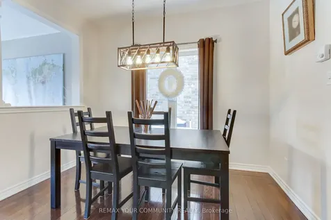 506 Foxcroft Boulevard Newmarket ON L3X 3L6