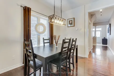 506 Foxcroft Boulevard Newmarket ON L3X 3L6