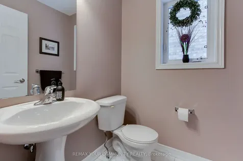 506 Foxcroft Boulevard Newmarket ON L3X 3L6