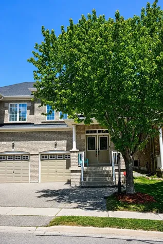 506 Foxcroft Boulevard Newmarket ON L3X 3L6