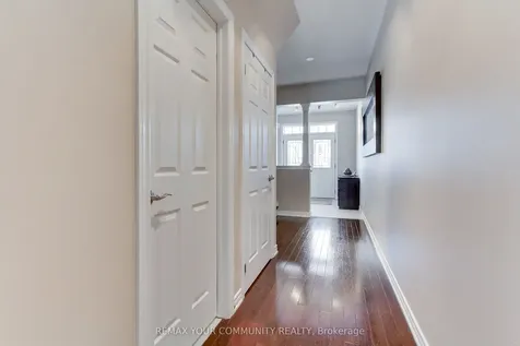 506 Foxcroft Boulevard Newmarket ON L3X 3L6
