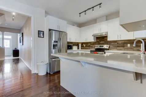 506 Foxcroft Boulevard Newmarket ON L3X 3L6