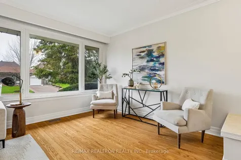 112 Trayborn Drive Richmond Hill ON L4C 4K7