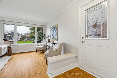 112 Trayborn Drive Richmond Hill ON L4C 4K7