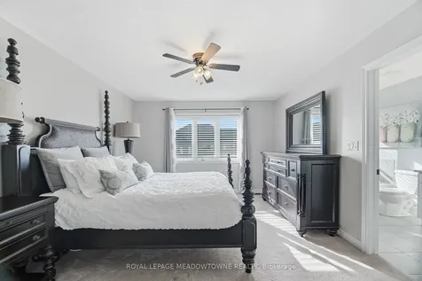 21 Sharpe Crescent New Tecumseth ON L0G 1W0