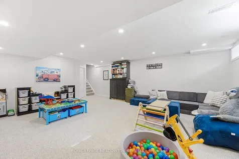 21 Sharpe Crescent New Tecumseth ON L0G 1W0