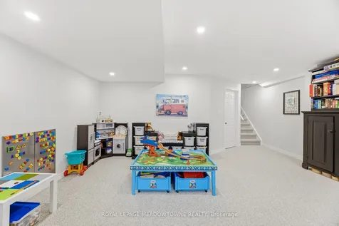 21 Sharpe Crescent New Tecumseth ON L0G 1W0