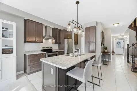 21 Sharpe Crescent New Tecumseth ON L0G 1W0