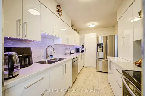180 Dudley Avenue Markham ON L3T 4X2