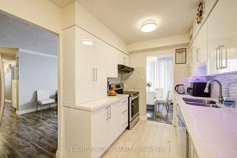 180 Dudley Avenue Markham ON L3T 4X2