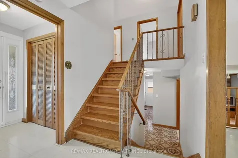19 Claridge Drive Richmond Hill ON L4C 6G8