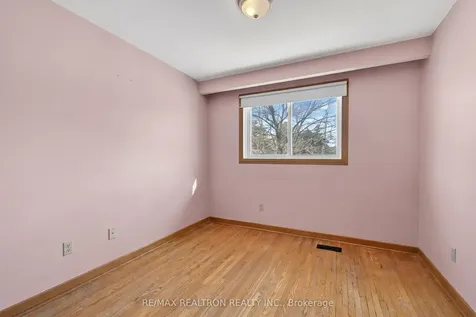 19 Claridge Drive Richmond Hill ON L4C 6G8