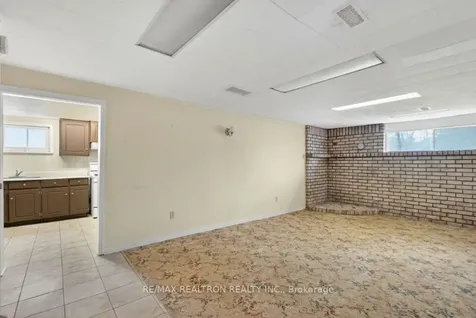 19 Claridge Drive Richmond Hill ON L4C 6G8