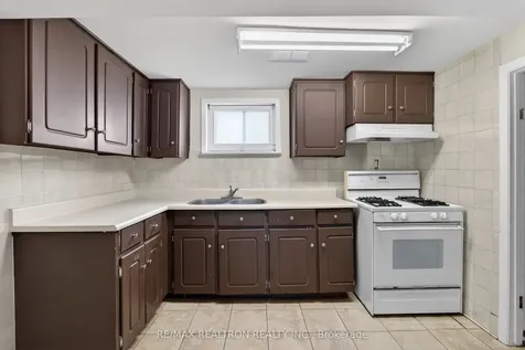19 Claridge Drive Richmond Hill ON L4C 6G8