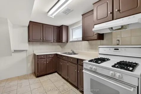 19 Claridge Drive Richmond Hill ON L4C 6G8