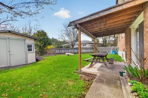 19 Claridge Drive Richmond Hill ON L4C 6G8