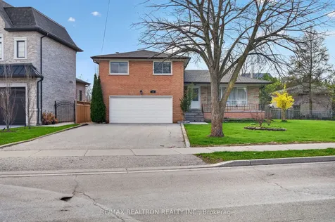 19 Claridge Drive Richmond Hill ON L4C 6G8