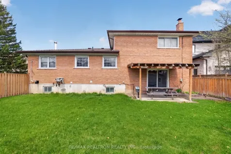19 Claridge Drive Richmond Hill ON L4C 6G8