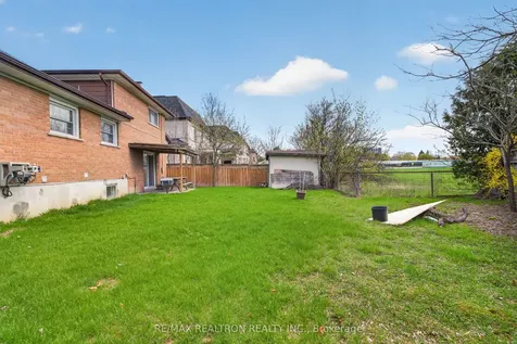 19 Claridge Drive Richmond Hill ON L4C 6G8