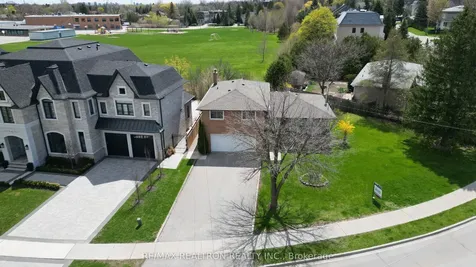 19 Claridge Drive Richmond Hill ON L4C 6G8