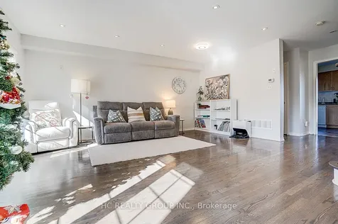 20 Prince Charles Way Markham ON L6C 0B5
