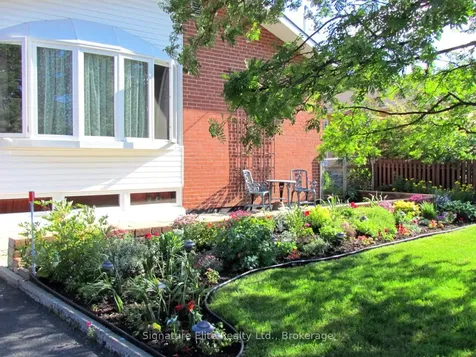 14 Rockport Crescent Richmond Hill ON L4C 2L6