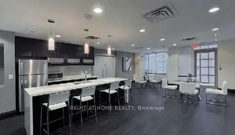 75 King William Crescent Richmond Hill ON L4B 0C1