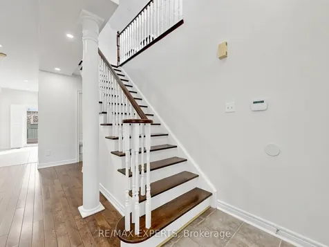 30 Johncrest Way Vaughan ON L4H 2K6