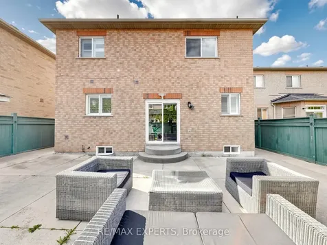 30 Johncrest Way Vaughan ON L4H 2K6