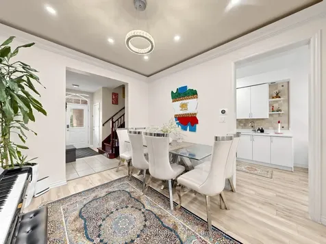 7 Holly Drive Richmond Hill ON L4S 2P1