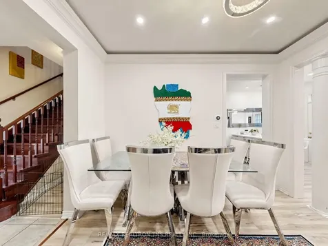 7 Holly Drive Richmond Hill ON L4S 2P1